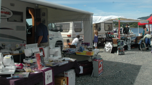 20110813-525-stand-044