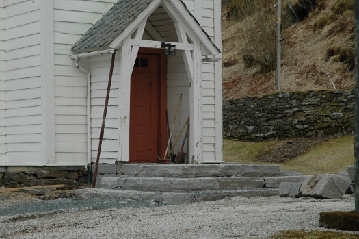 20130421-525-kyrkja01