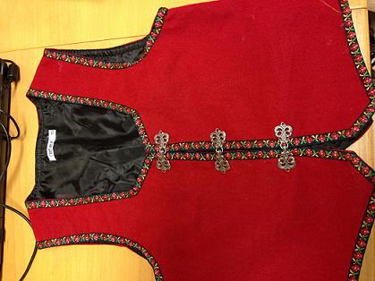 Bunadsvest sakna red